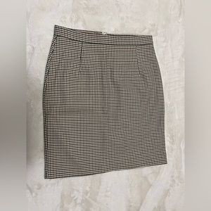 4/$20 - H&M houndstooth pencil skirt women’s size 6